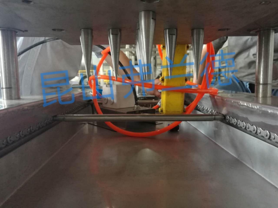 昆山弗蘭德機(jī)電生產(chǎn)的錘式破冰機(jī)